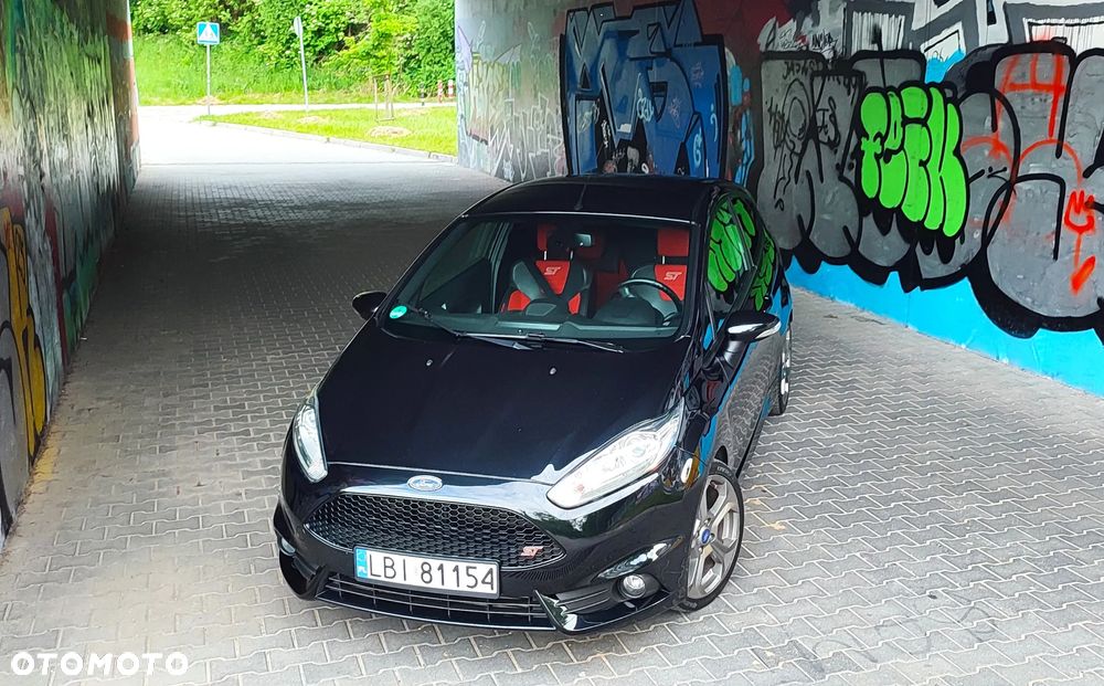 Ford Fiesta 1.6 EcoBoost ST - 17