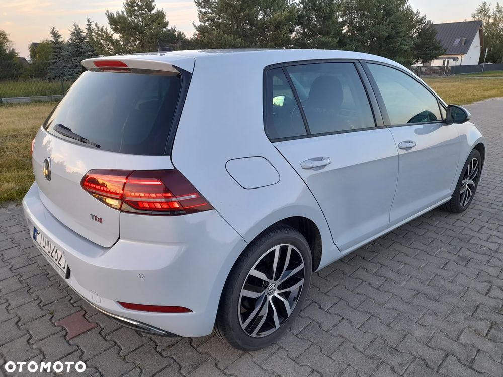 Volkswagen Golf - 2