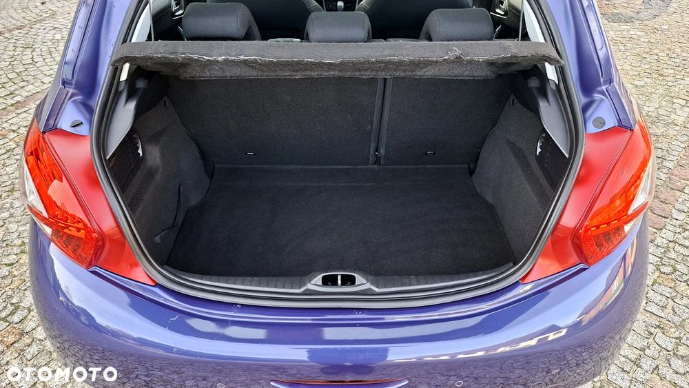 Peugeot 208 1.2 PureTech Allure - 26