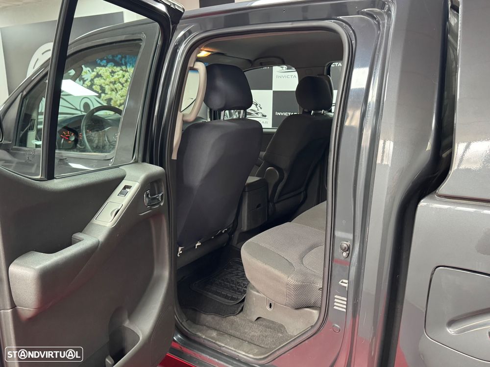 Nissan Pick Up 2.5 TD CD Navara Pilot ABS+FN+CD - 35