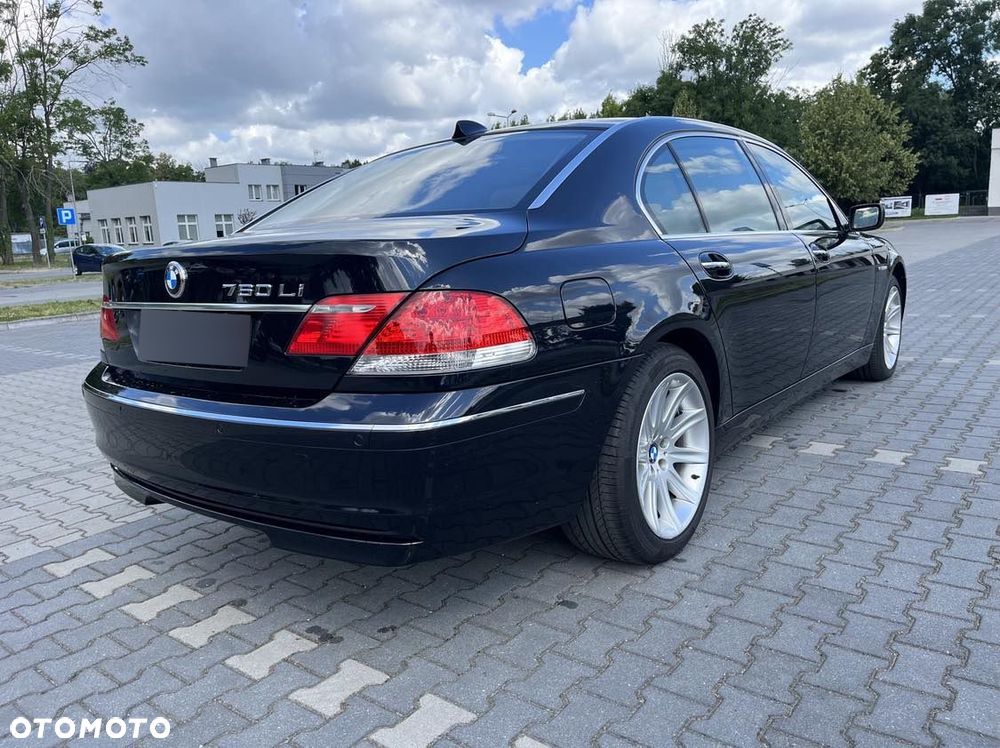 BMW Seria 7 760Li - 5