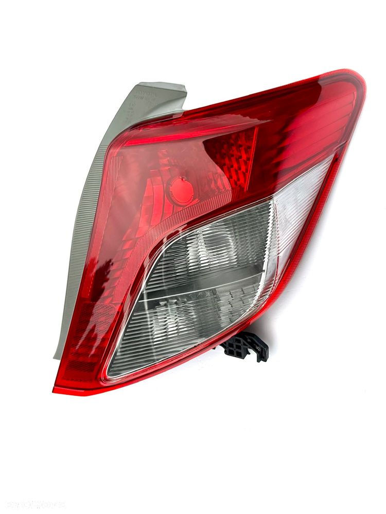 TOYOTA YARIS 3 III 2010 - 2014 LAMPA TYŁ PRAWA R EUROPA ORYGINAŁ OE - 3