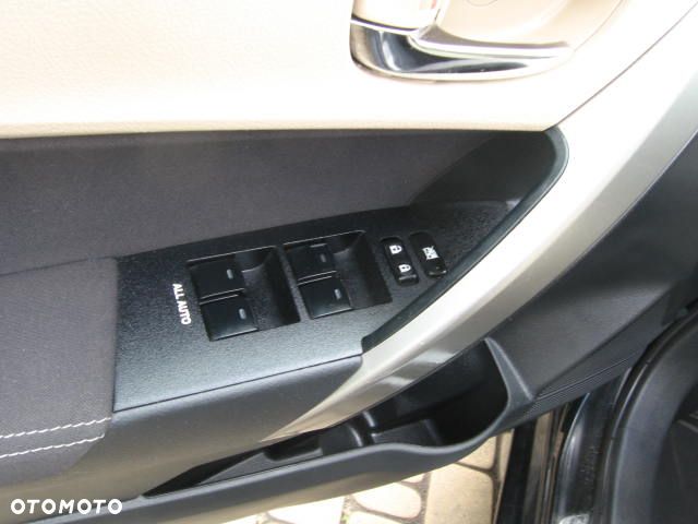 Toyota Corolla 1.6 Premium EU6 - 26