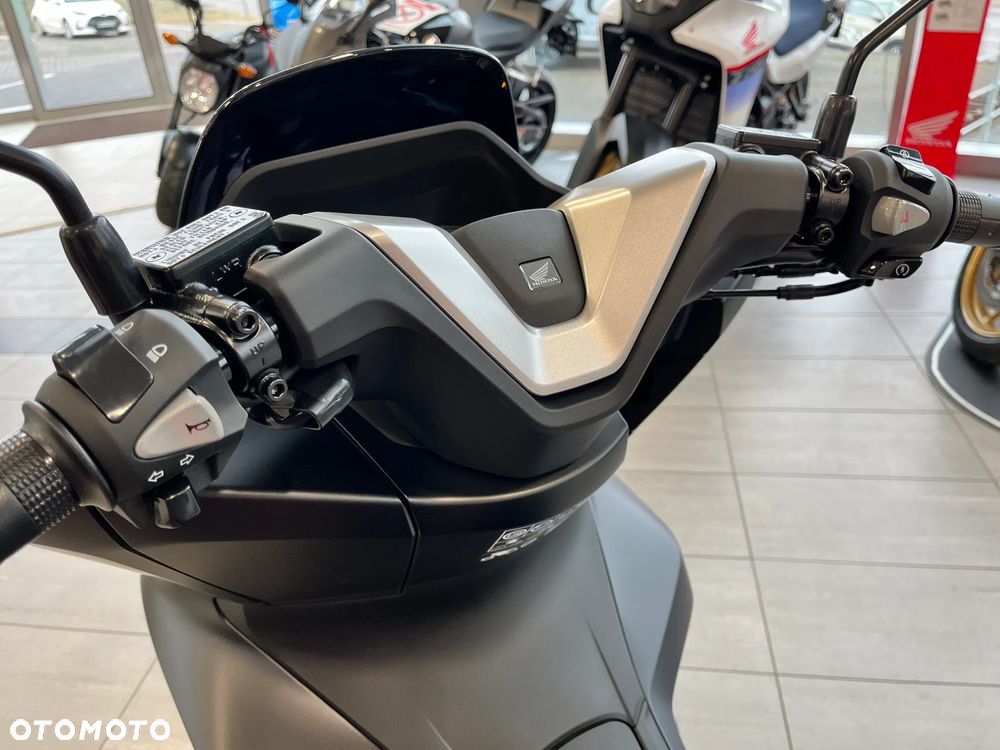 Honda PCX - 8