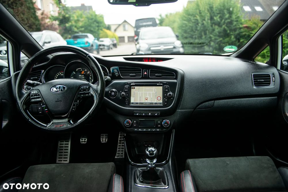 Kia Ceed 1.6 T-GDI GT - 33