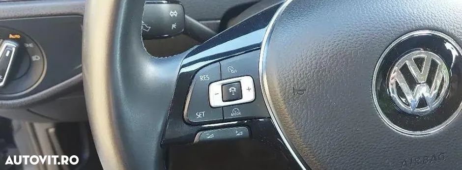 Volkswagen Golf 1.6 TDI Comfortline - 25