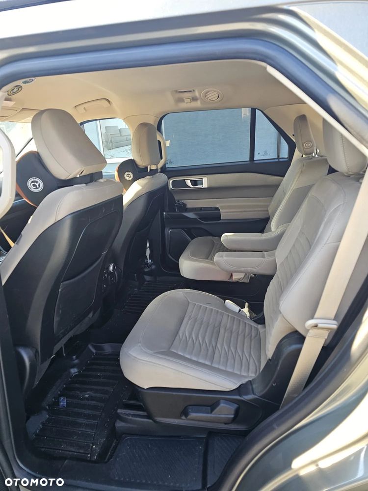 Ford Explorer - 5