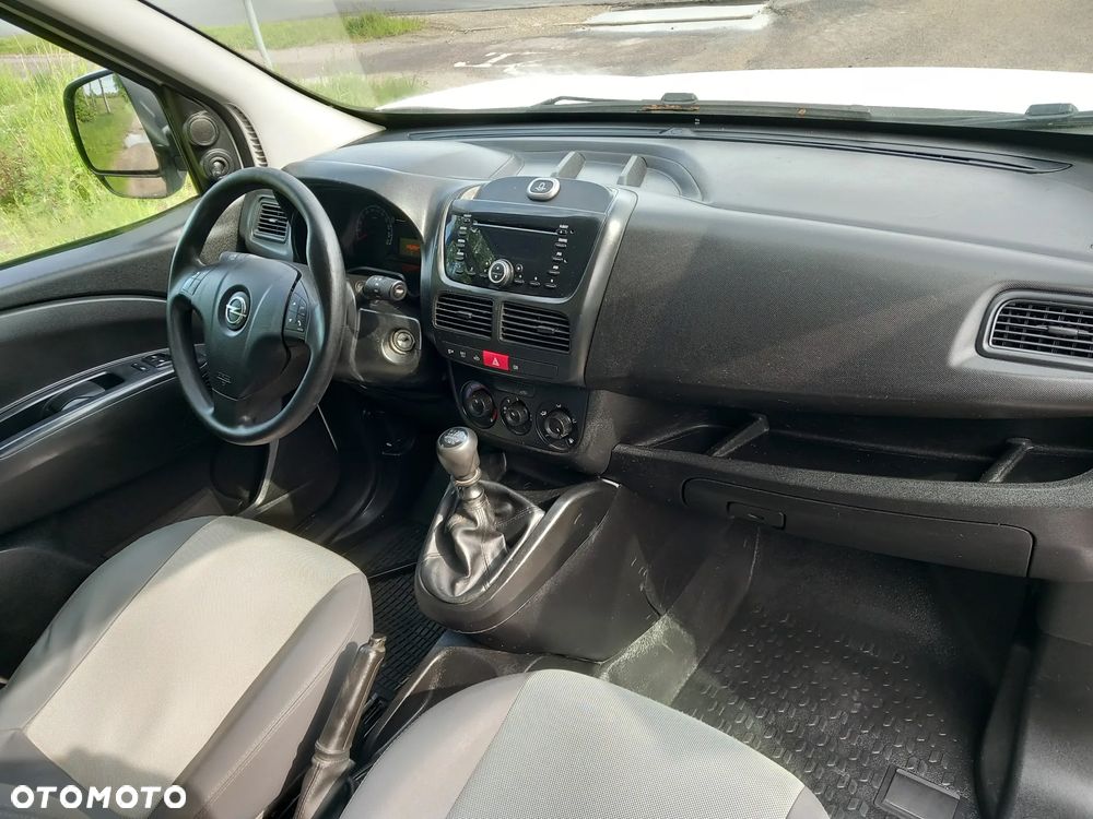 Opel Combo - 28