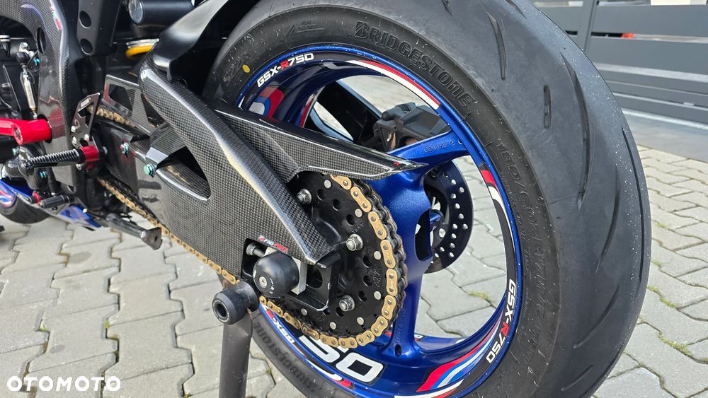 Suzuki GSX-R - 6