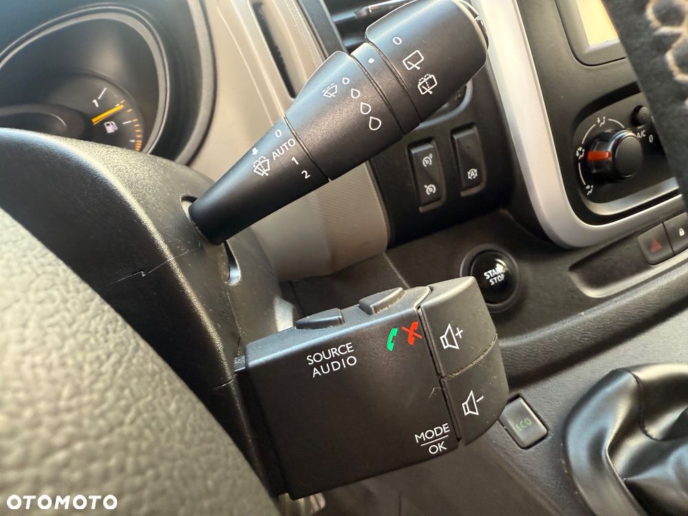 Renault Trafic - 25