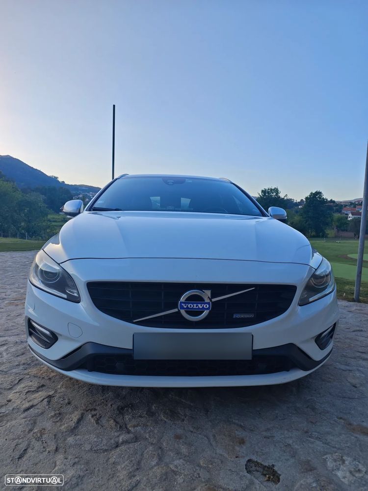 Volvo V60 2.0 D4 R-Design - 1
