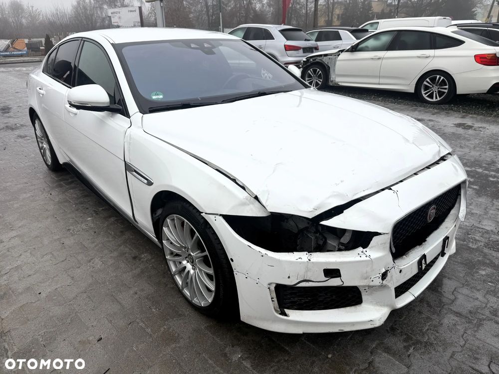 Jaguar XE S - 4