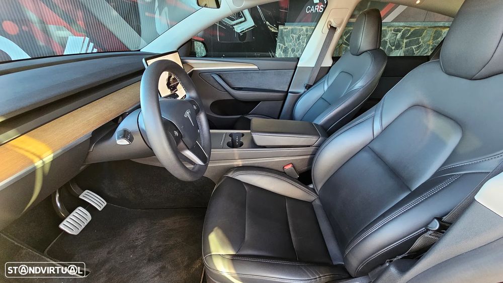 Tesla Model Y Performance Dual Motor AWD - 13