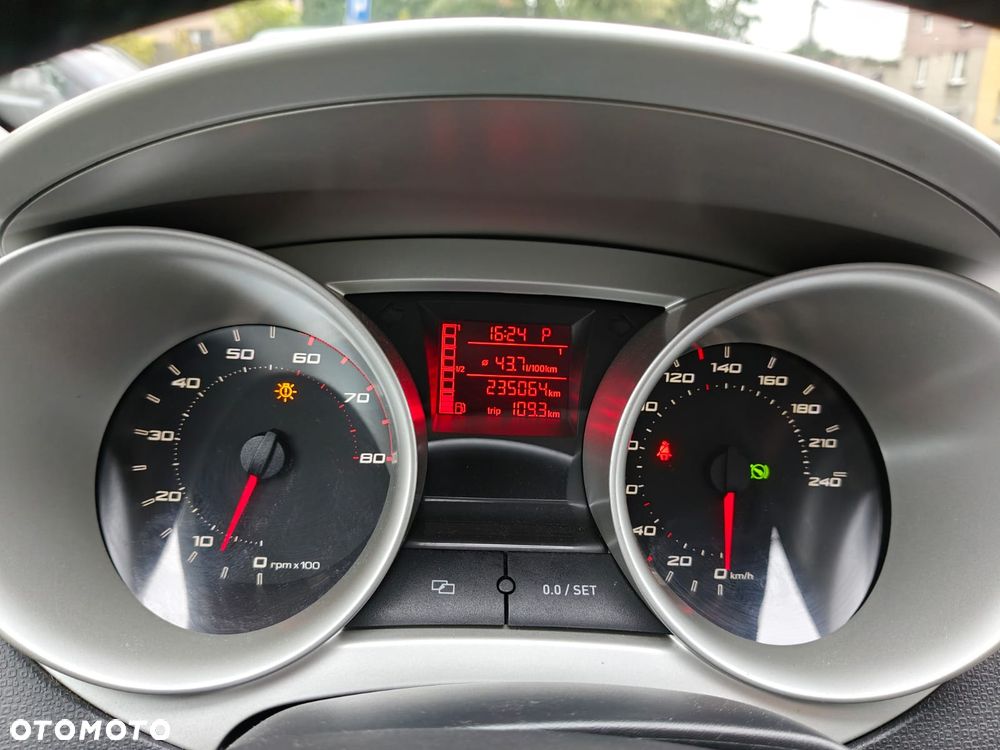 Seat Ibiza SC 1.6 16V DSG Style - 10