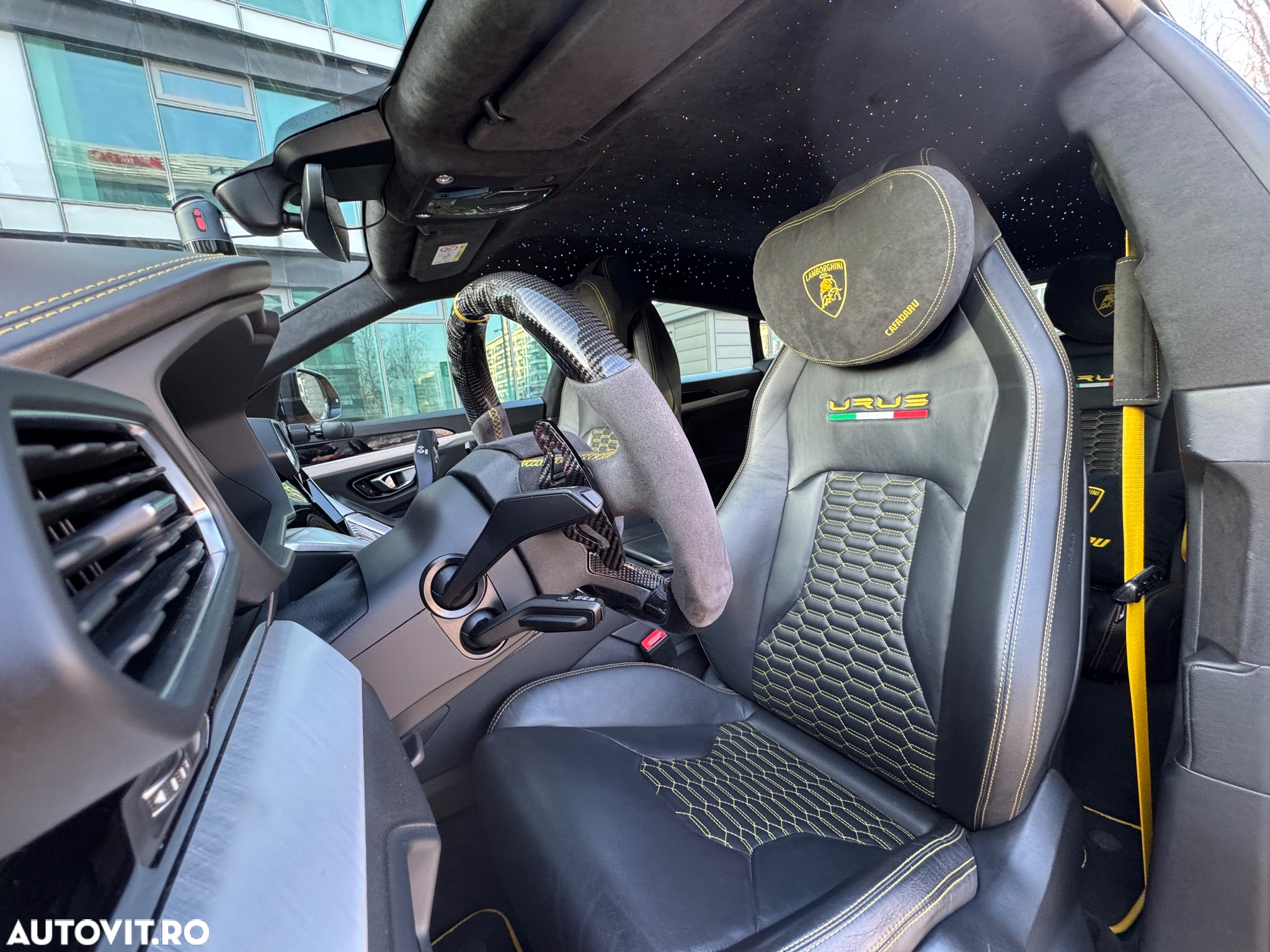 Lamborghini URUS Standard - 15