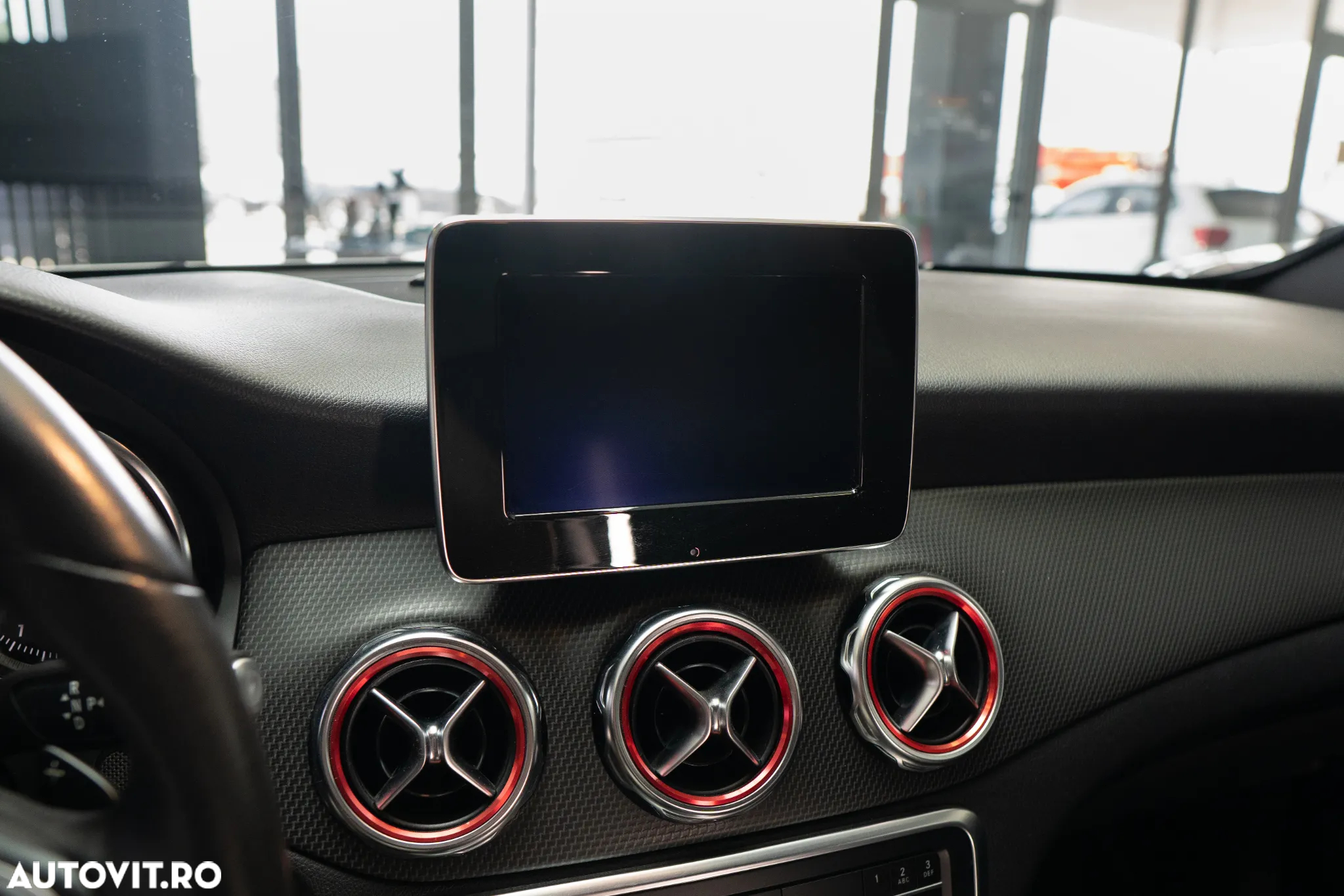 Mercedes-Benz GLA - 15