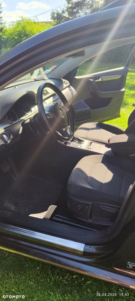 Volkswagen Passat 2.0 TDI Comfortline DSG - 2