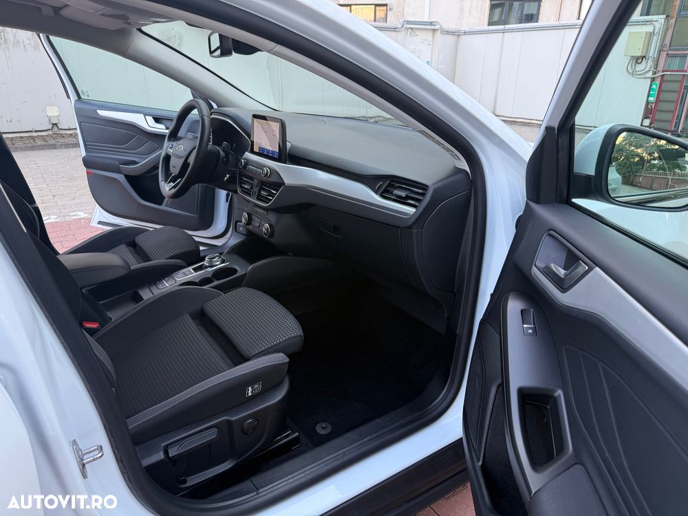 Ford Focus 1.5 EcoBlue Start-Stopp-System Aut. ACTIVE DESIGN - 6