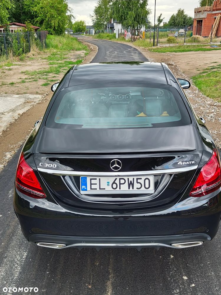 Mercedes-Benz Klasa C 300 4Matic 9G-TRONIC AMG Line - 11