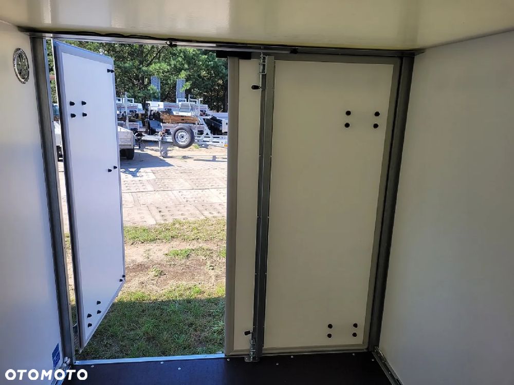 Brenderup Przyczepa CARGO CD260 750kg furgon z rampą lub z drzwiami 260x130cm H150 lekka 750kg - 9