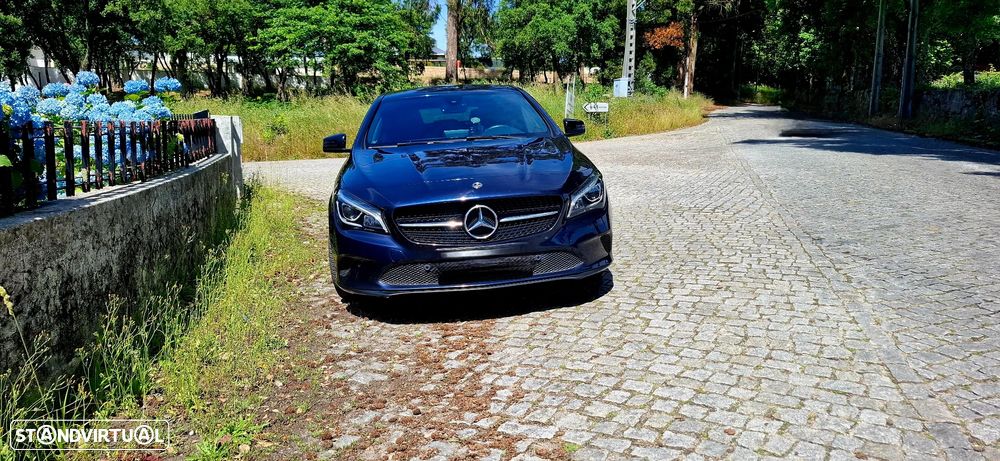 Mercedes-Benz CLA 180 d Shooting Brake Urban - 2
