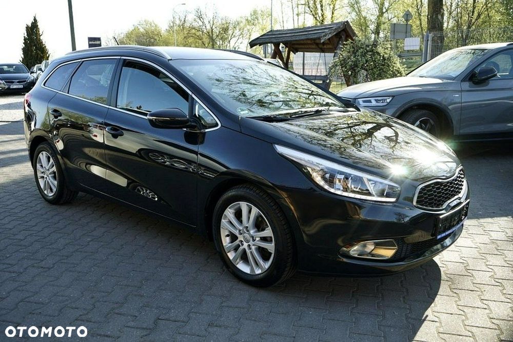 Kia Ceed - 12