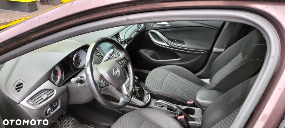 Opel Astra 1.4 T Dynamic - 6