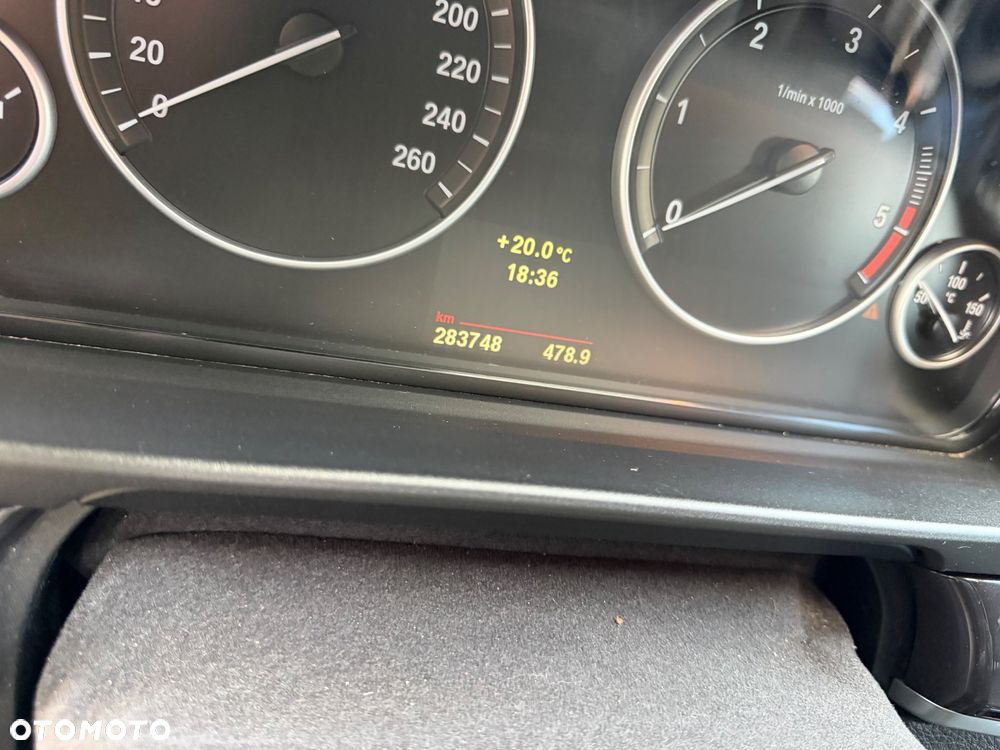 BMW Seria 5 525d - 10