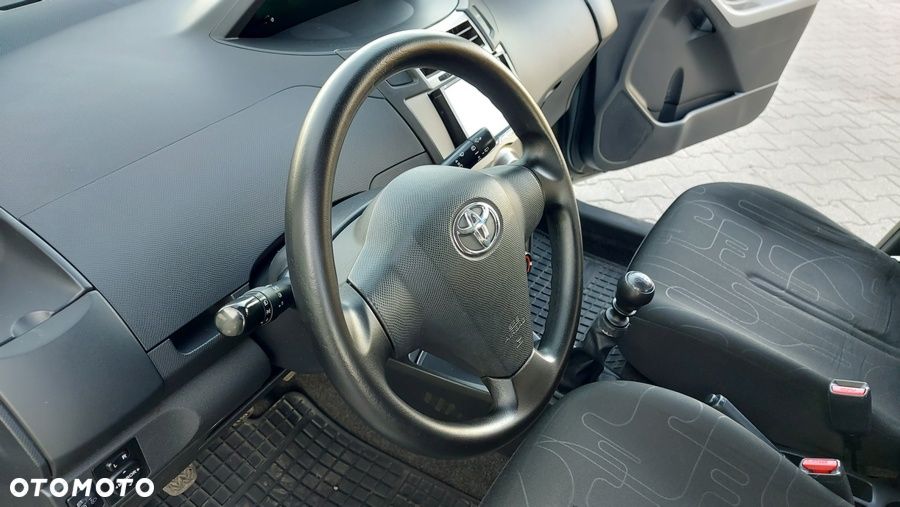 Toyota Yaris 1.33 VVT-i Cool - 19