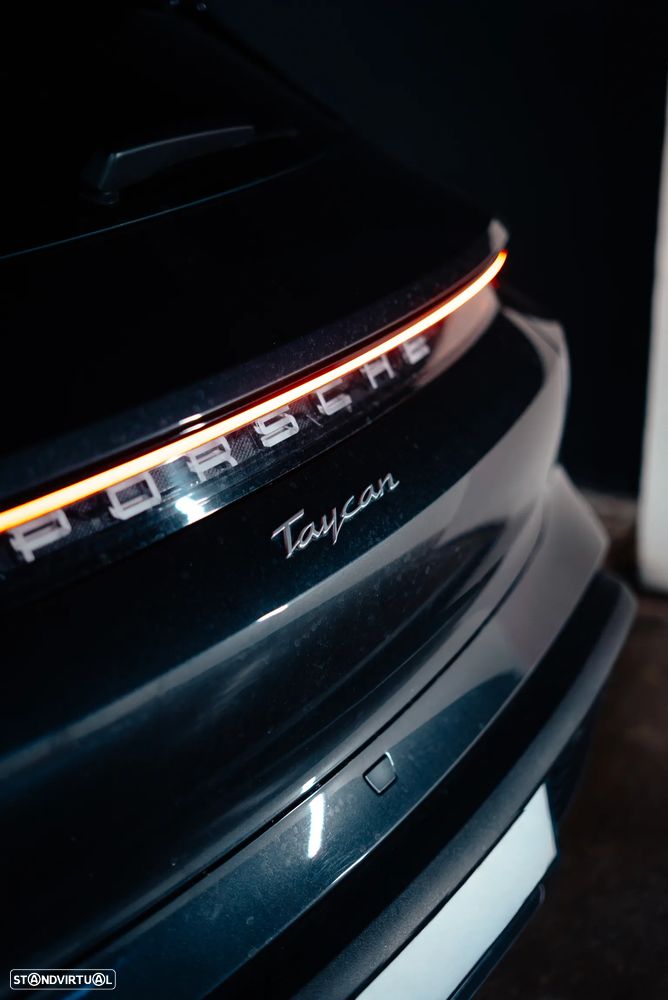 Porsche Taycan Sport Turismo - 6