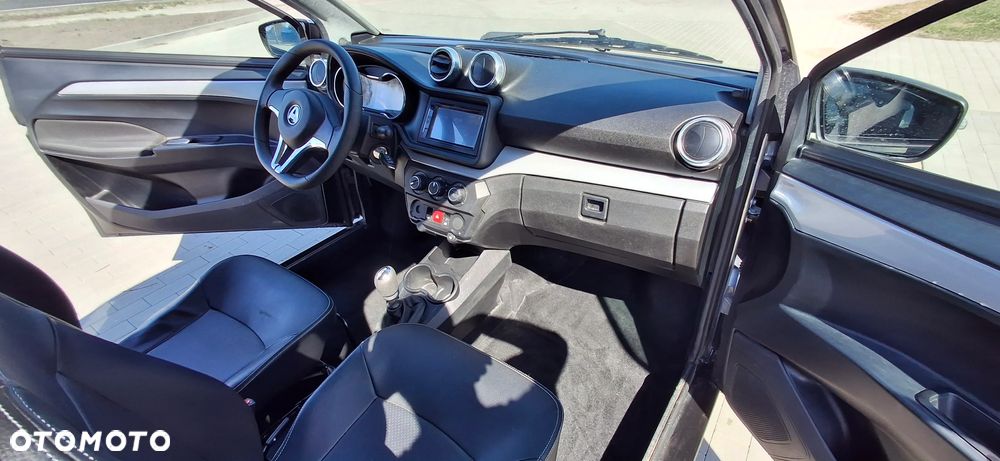 Aixam Crossover - 12