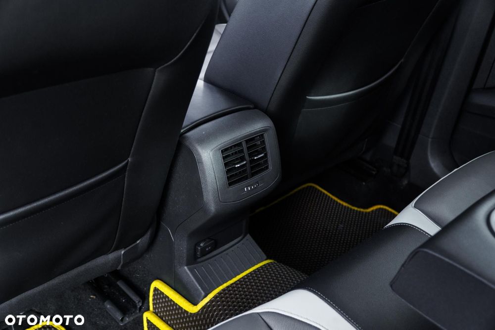 Volkswagen T-Roc 1.5 TSI Style DSG - 35