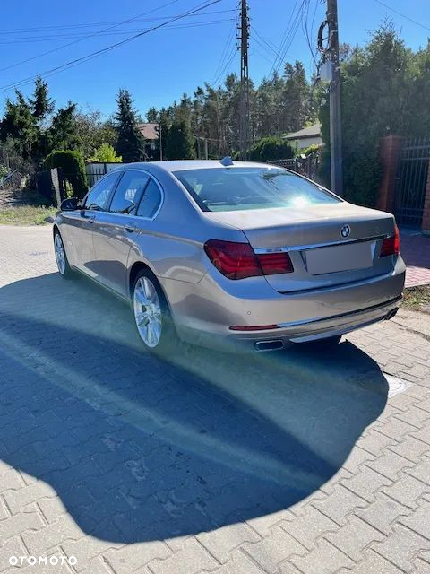 BMW Seria 7 740d xDrive - 27