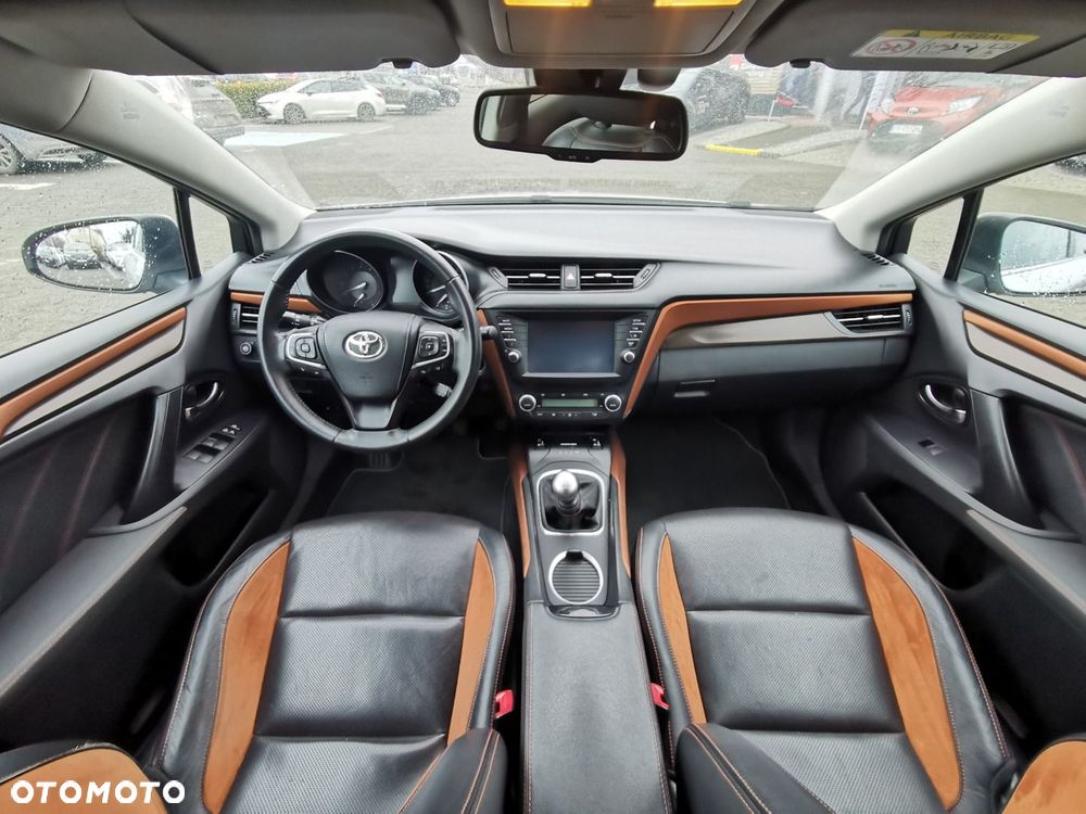Toyota Avensis - 13