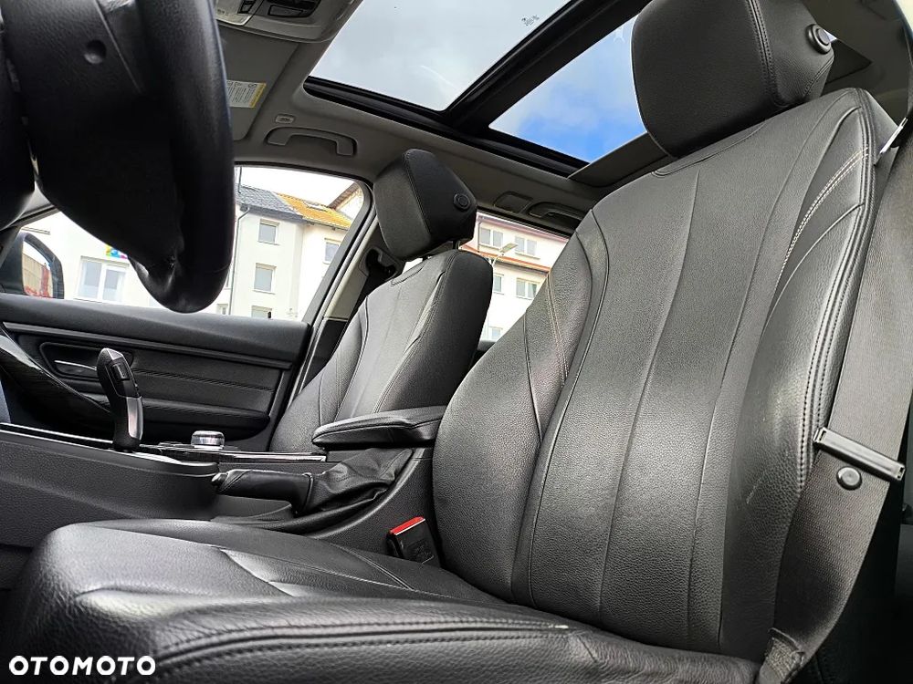 BMW Seria 3 330d Luxury Line - 34
