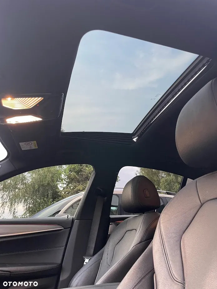 BMW Seria 5 520d M Sport - 6
