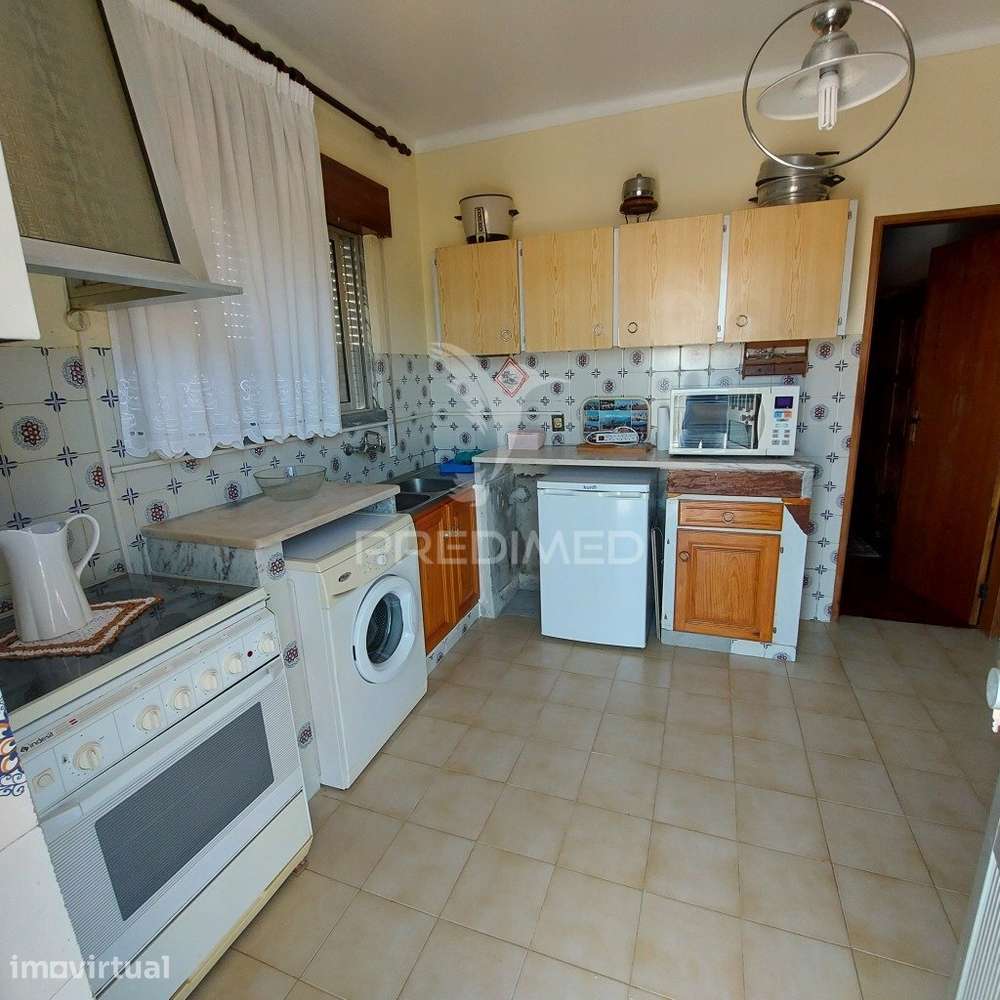 Moradia T3 com Terreno em Arneiro das Milhariças – Santarém. - Grande imagem: 3/26