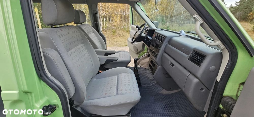 Volkswagen Caravelle Basis / CL - 15