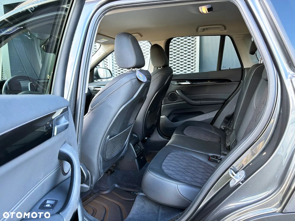 BMW X1 sDrive18i GPF xLine - 12