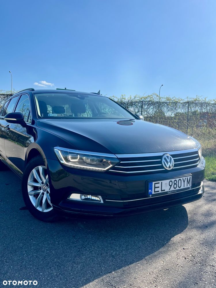 Volkswagen Passat - 1