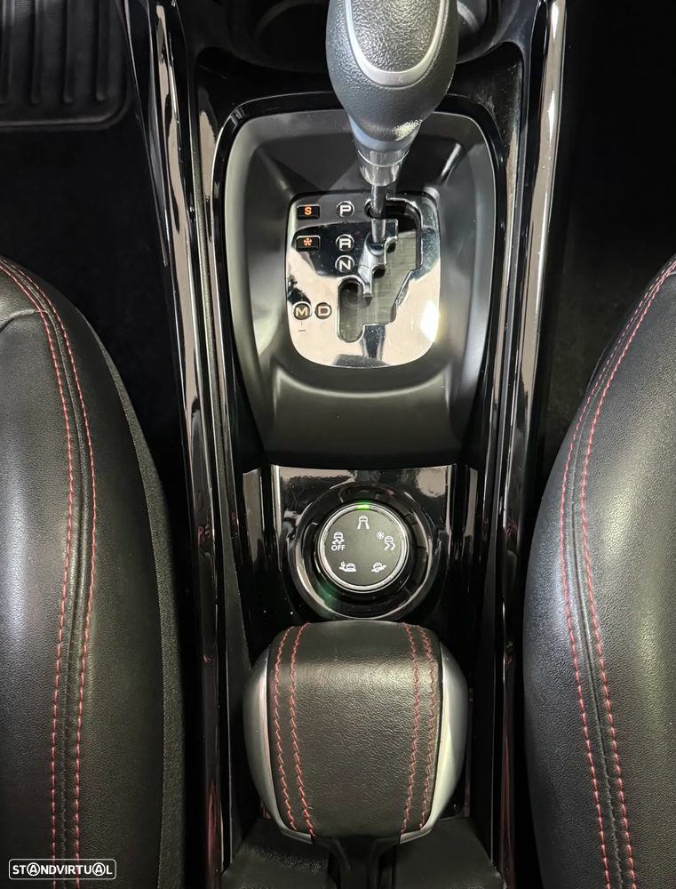 Peugeot 2008 1.2 PureTech GT Line EAT6 - 23