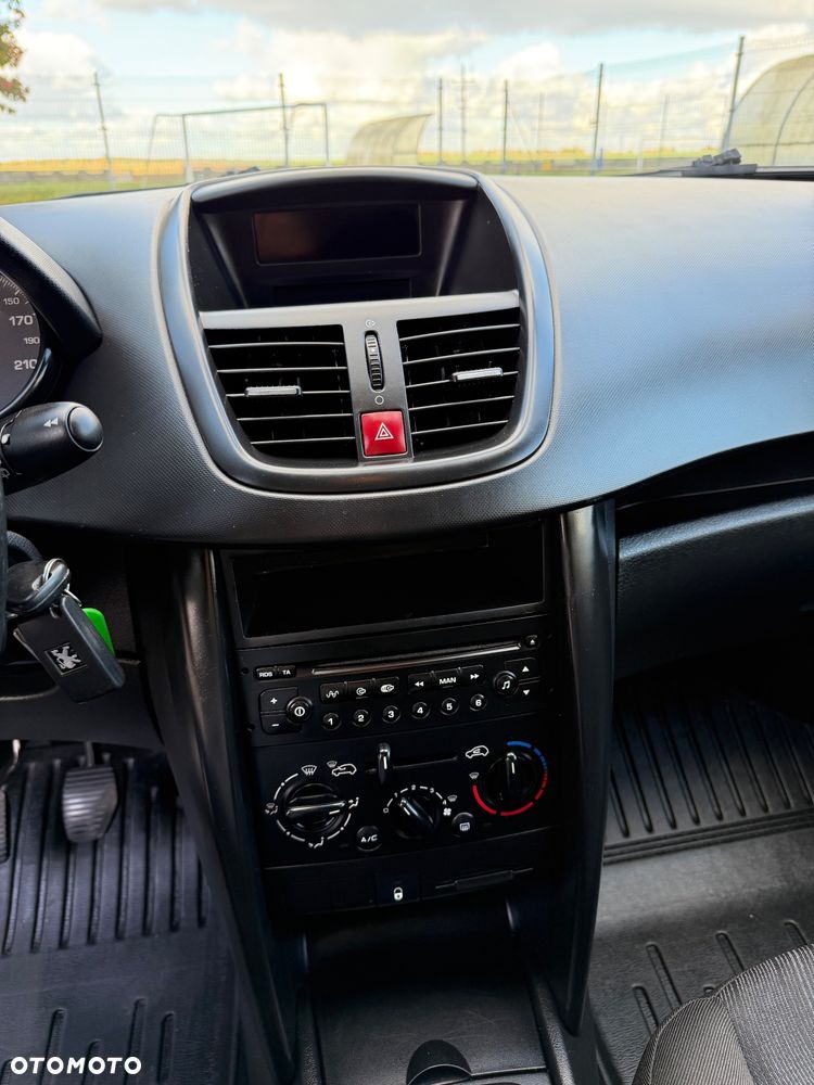 Peugeot 207 - 28