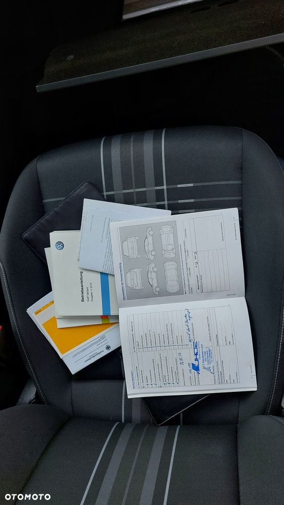 Volkswagen Golf - 25