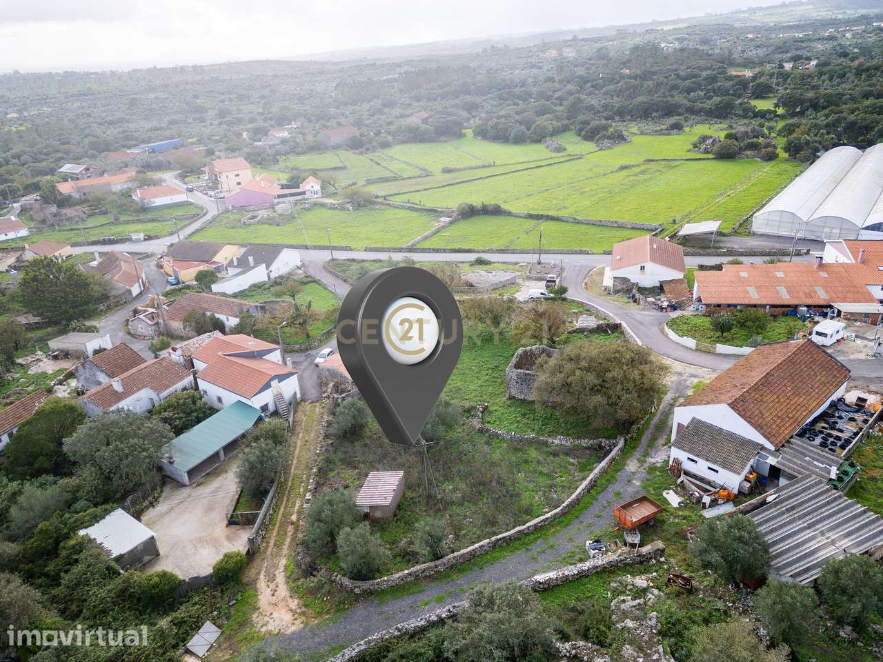 Ruína em Serra de Santo António - Grande imagem: 2/11