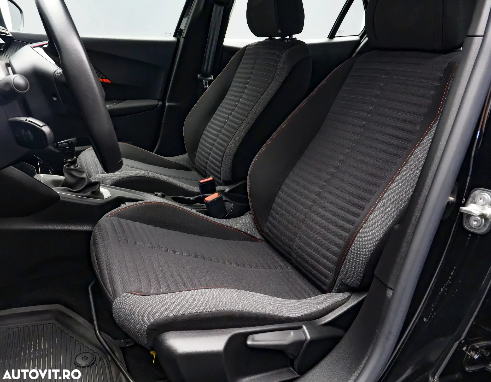 Peugeot 2008 1.2 L PureTech STT Allure - 13