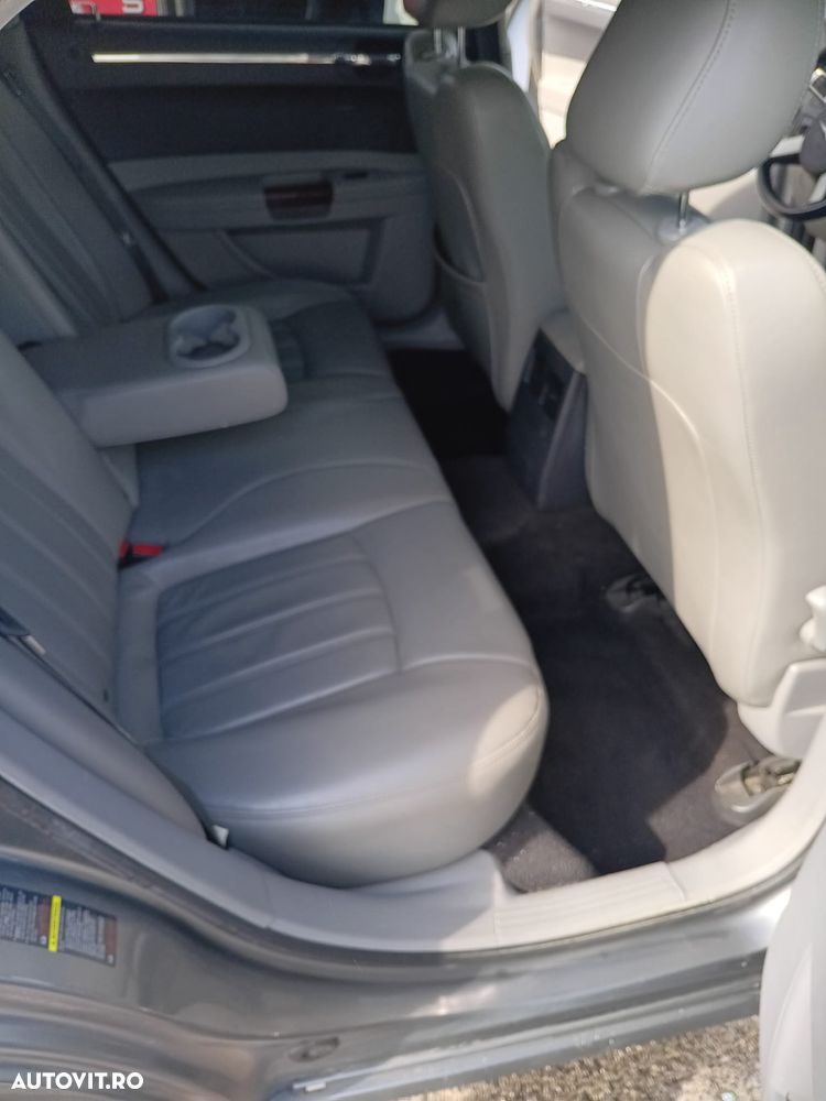 Chrysler 300C 3.0L CRD V6 aut - 9