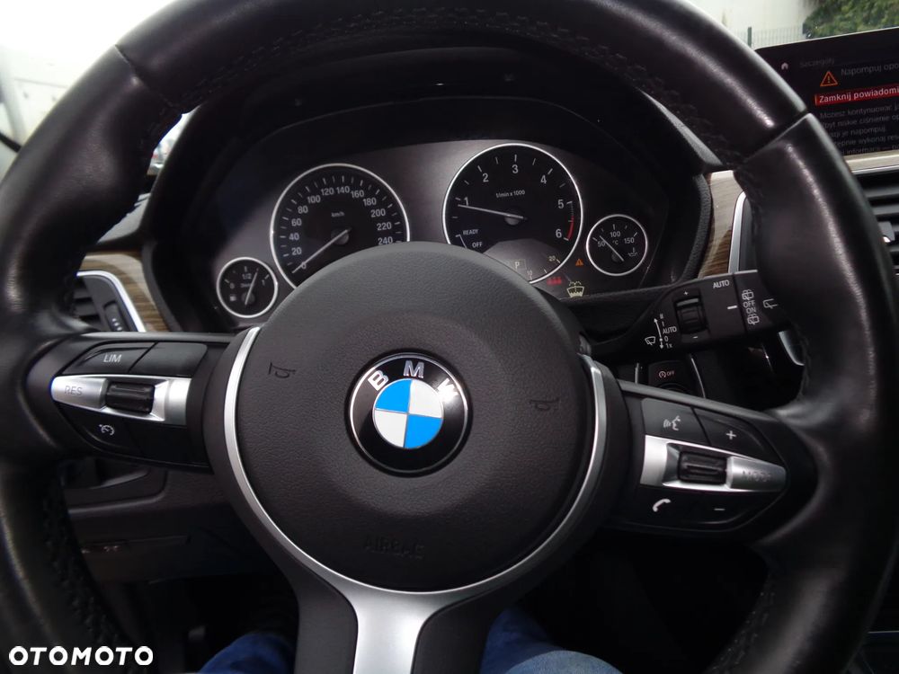 BMW Seria 3 320d Sport Line - 12