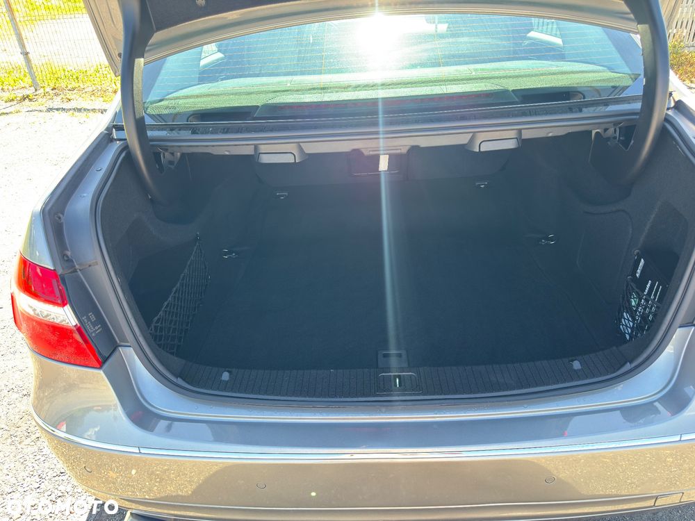 Mercedes-Benz Klasa E 250 CGI BlueEFFICIENCY Avantgarde - 20