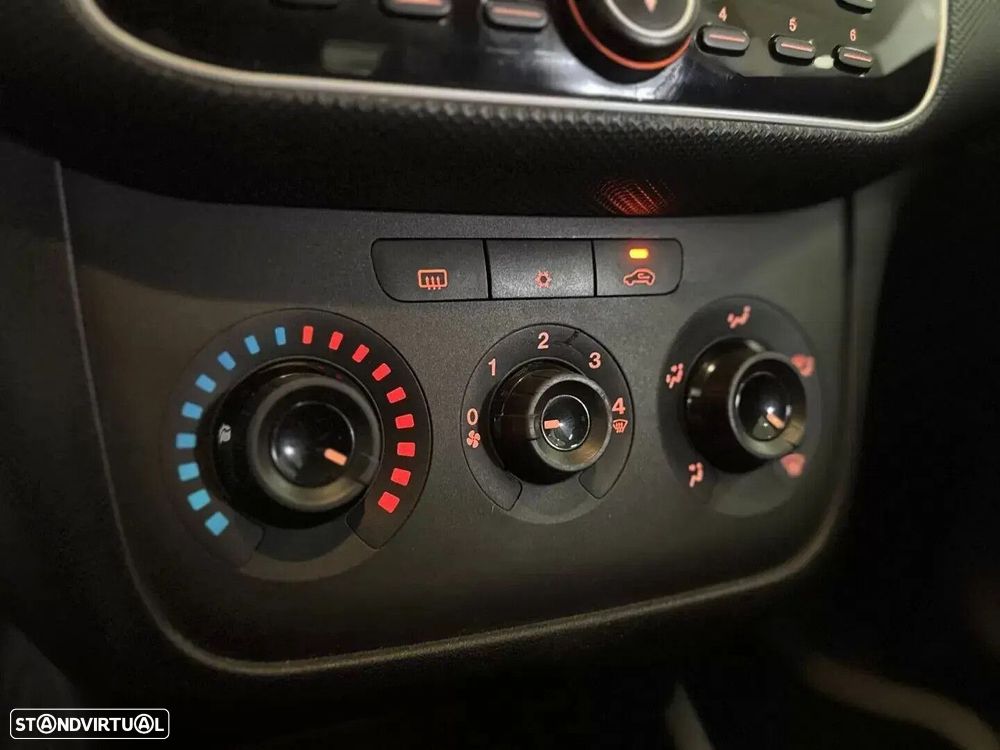 Fiat Punto 1.2 Lounge S&S - 26
