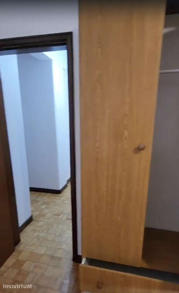 Quarto - localizado em Montarroio Coimbra - Grande imagem: 3/21